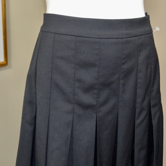 Fendi Black Maxi Pleated A line  skirt. Size 6 Made in Italy US 6 - Picture 13 of 14